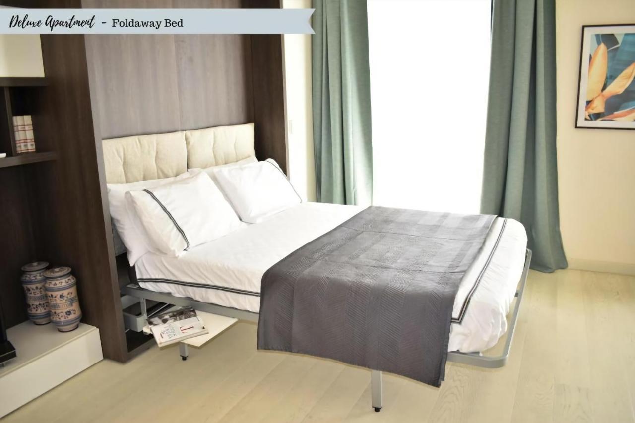 Front Beach Apartments Виареджо Экстерьер фото