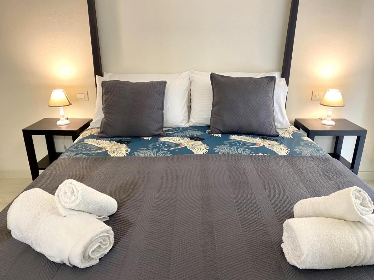 Front Beach Apartments Виареджо Экстерьер фото